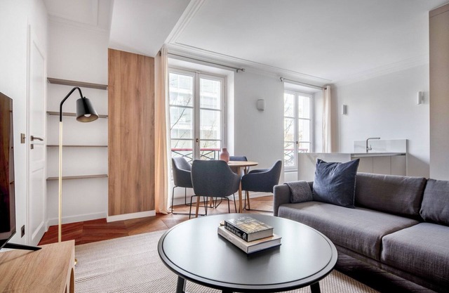Blueground | Saint-Honoré, furnished, nr opera