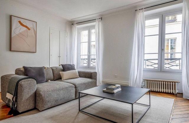 Blueground | Vendome/Saint Honoré, furnished