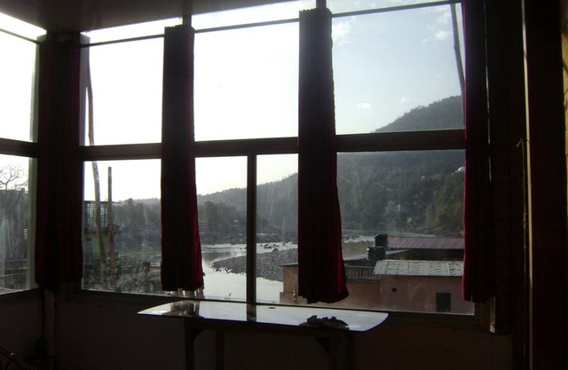 BlueStays Hostel