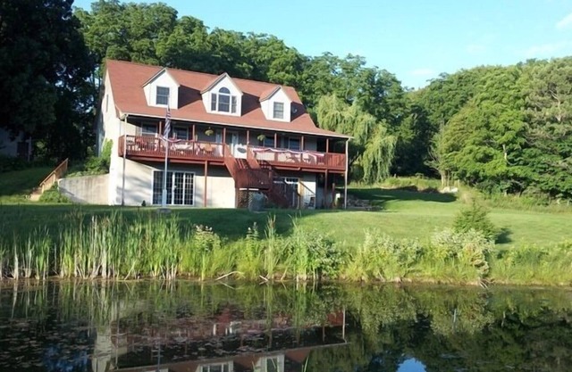 BMI Bed & Breakfast and Oasis