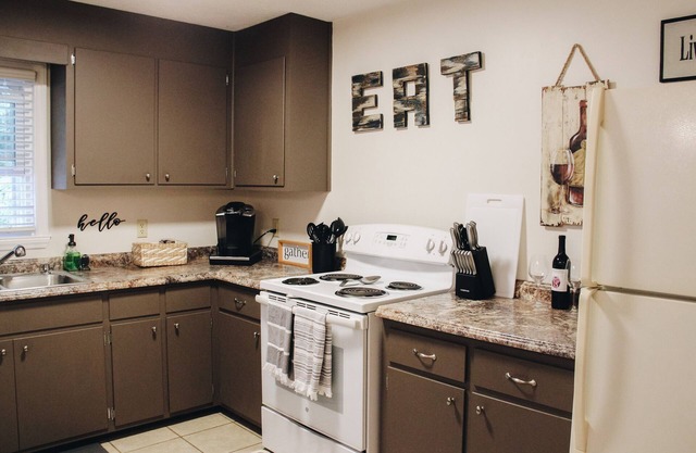 Boho 2 bedroom in downtown Floyd, VA-Golden Maple