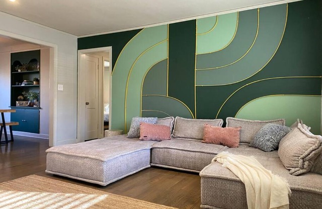 Boho Chic 2 Bedroom West Plaza