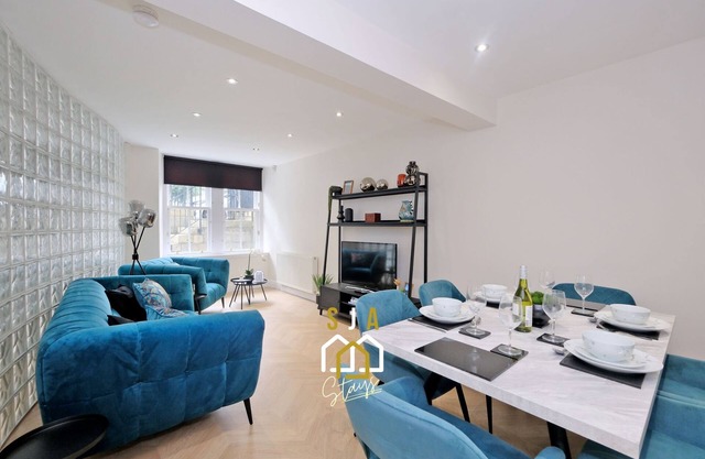 Bon Accord Square - SJA Stays - Modern 3 Bed Apart