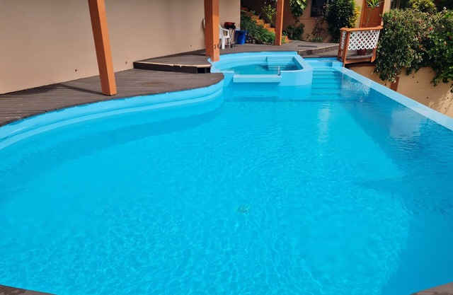 Bonne Vue 1 bedroom, 1 bathroom villa with living room.