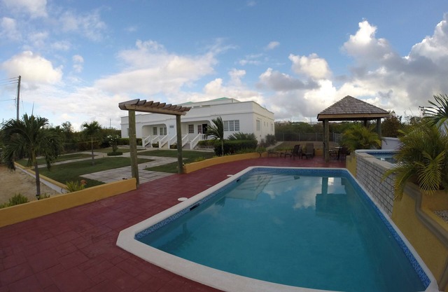 Bonneview Villa - Your Far Away Home