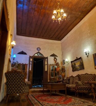 Born Hotel