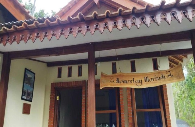 Borobudur Kampung Homestay - MARSUDI