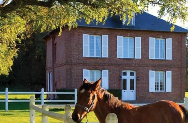 Bougeoise home located on a 175 hectares private propriety