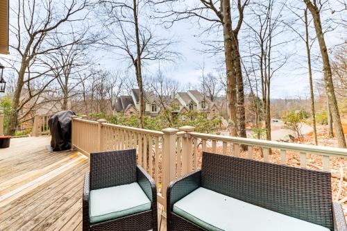 Boulder Lake Access Townhome with Deck!