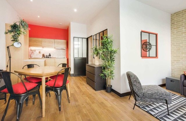 Boulogne 1 - One Bedroom Apartment, Sleeps 4