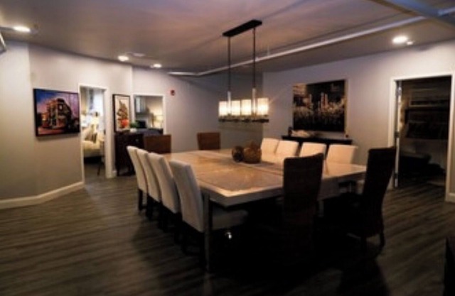 Boutique hotel in historic downtown Seneca. Room #2 Owners Suite. Q/K combo.