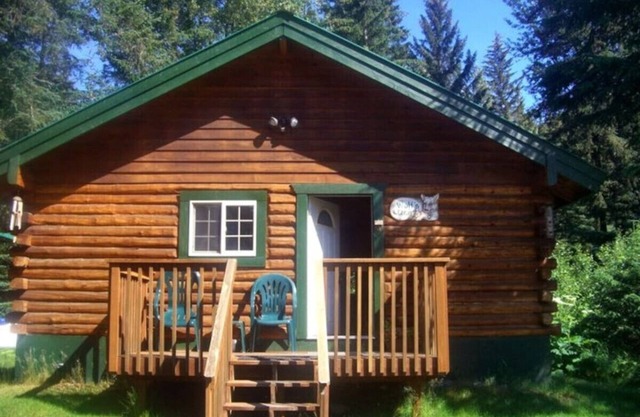 Box Canyon "Wolf's Den Cabin" - 2 bed, WIFI