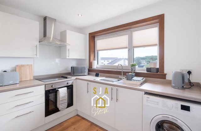 Braehead Stay - SJA Stays - Modern 2 Bed House