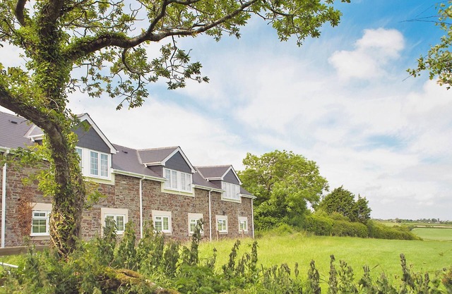 Bramling Apartment - UK49302