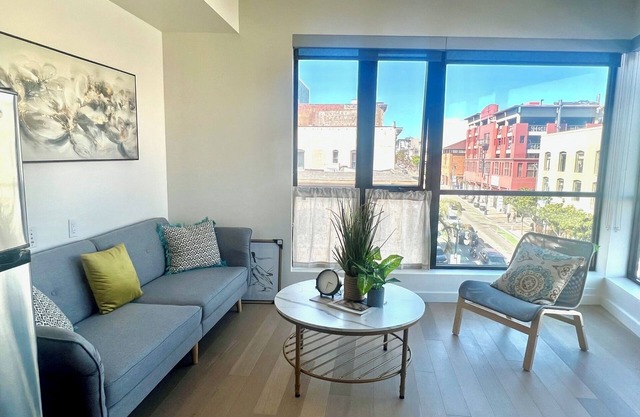 Brand NEW Airy 1 Bedroom Condo in Nob Hill