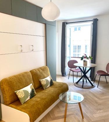 Brand New Apartment - Rue Cler Paris