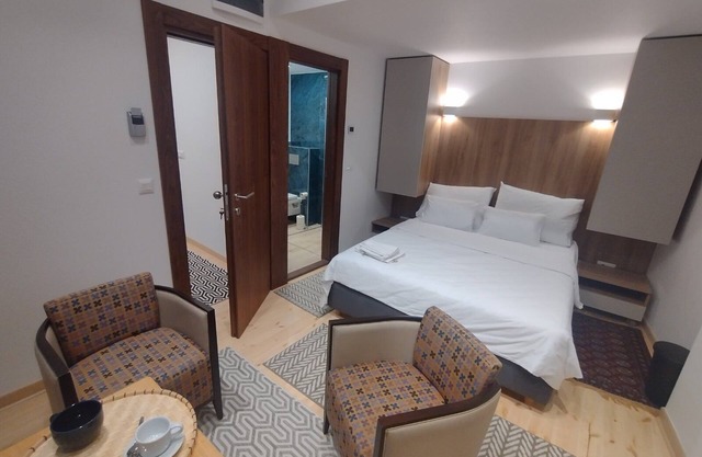 Brand New Four Seasons Luxury Suites Boutique Apartments Balkanska