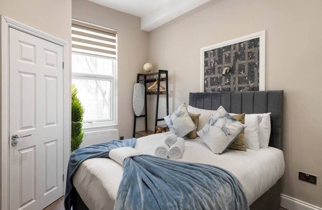 Brand New Relaxing Studio - Central Location