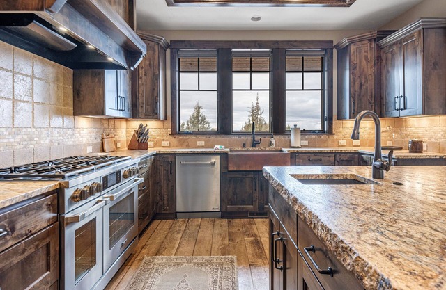 Brasada Ranch Luxury Rental, City Home , Amazing Views, Private Hot Tub
