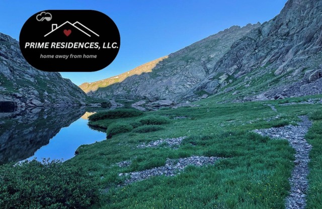 Breath-taking Mountain Views-Hot Springs-Bike Rides-Star Gazing Deck!