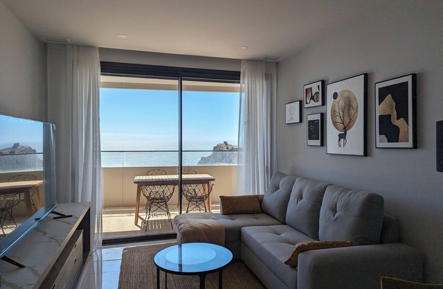 Breathtaking Ocean Views from the 27th floor