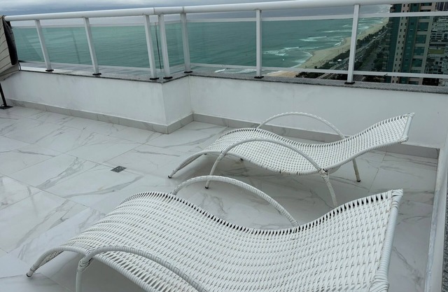 Breathtaking View! Newly Renovated Penthouse in Praia da Barra