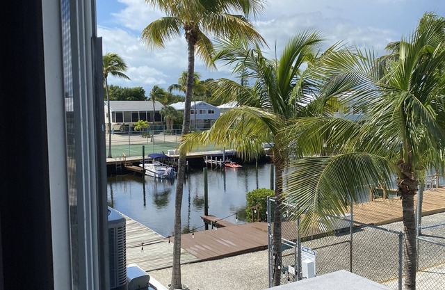 Breathtaking Waterfront Key Largo Oasis for 28 night Minimum Stay