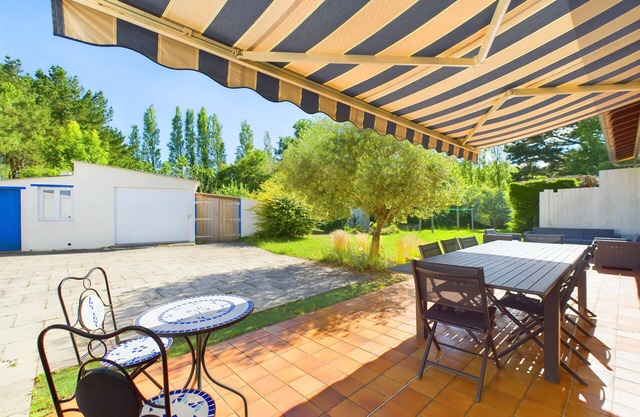 Brem sur Mer - Large house for 9- 4 bedrooms