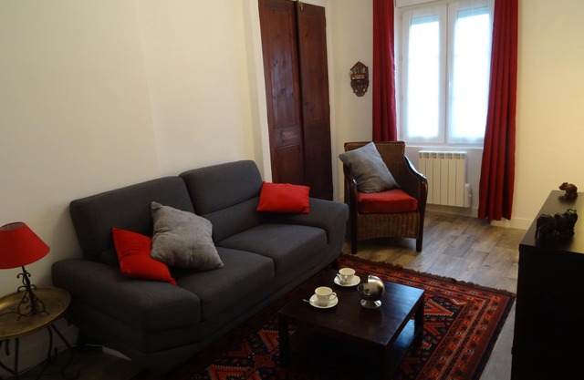 Bright 4-room duplex 300 m from the beach (wifi)