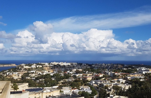 Bright and airy 2 bedroom apartment in Mellieha