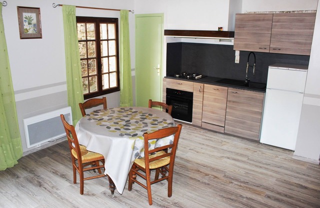 Bright and cosy cottage in the heart of the farmhouse
