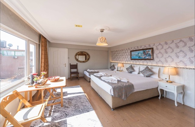 Bright and spacious apartment only a few steps from Blue Mosque