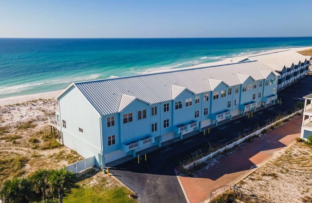 Bright and Sunny Gulf Front Townhome, Steps from the Water