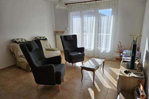 Bright apartment - near the beach
