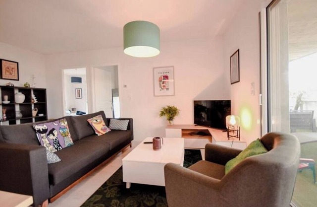 Bright apartment near the lake