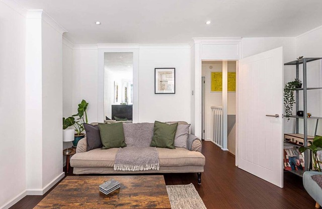 Bright & Cosy One-Bed Apartment