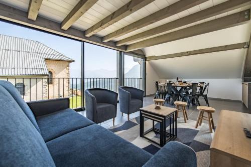 Bright Duplex in Albiez-Montrond - 2 Bedrooms Close to the Slopes