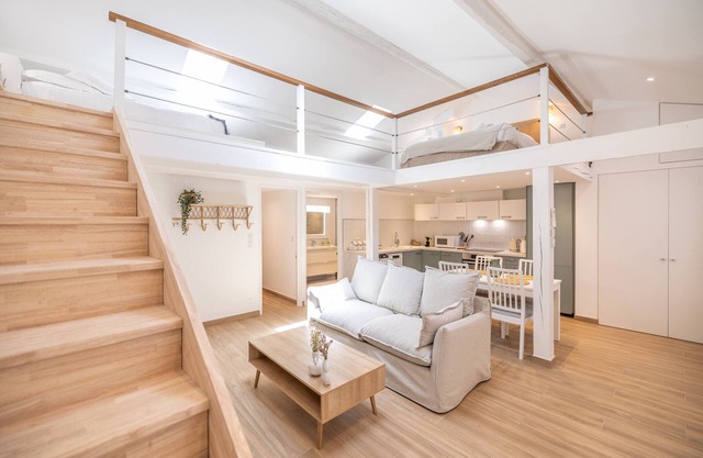 Bright Duplex in Old Town