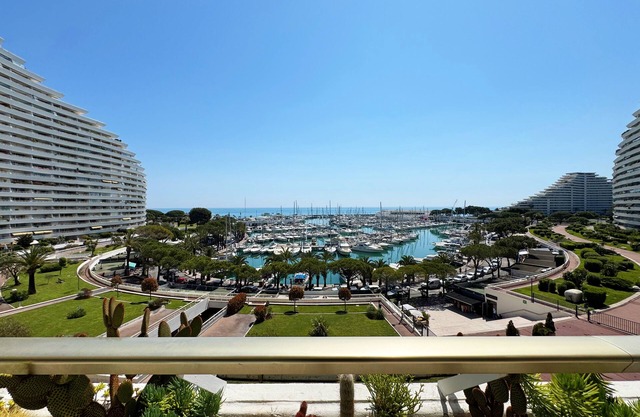 Bright 55 m² Apartment – Terrace with Panoramic Sea View