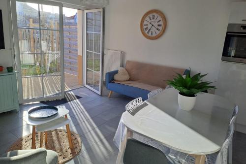 Bright house - Sainte Cécile beach 2 min away