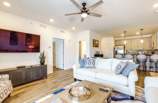 Bright Lewes Condo w/Balcony, 7 Mi to Beach!