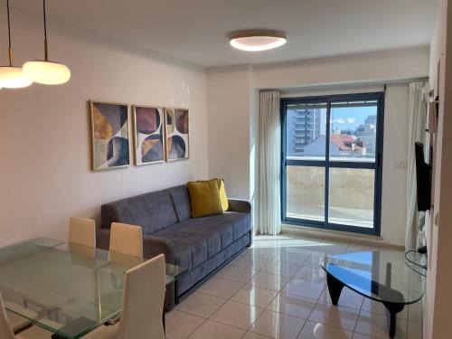 Bright Mahane Yehuda 1 BR with Private Terrace
