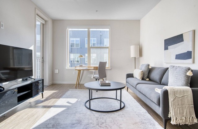 Bright Milpitas 2BR w/Pool, Gym & Lounge, walk to BART, by Blueground