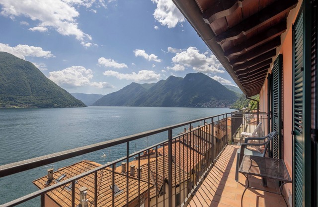 Bright penthouse on Lake Como with breathtaking view.