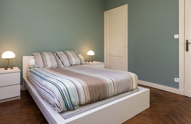 BRIGHT ROOM IN A RESIDENTIAL AREA