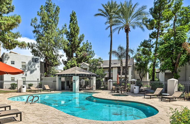 Bright Scottsdale Condo w/Patio: 8 Mi to Old Town