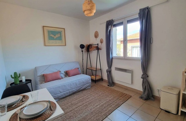 Bright studio - private parking - fiber - terrace