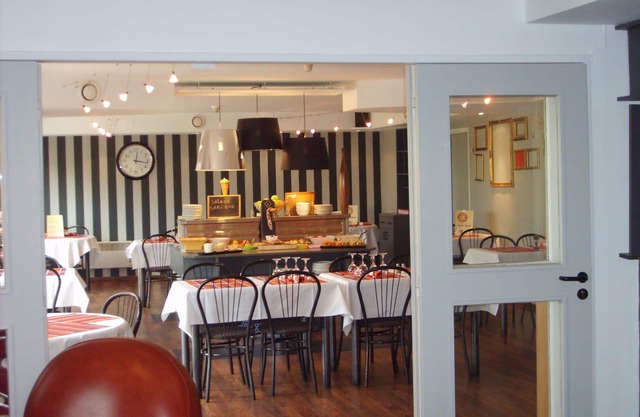 Brit Hotel Baillet en France