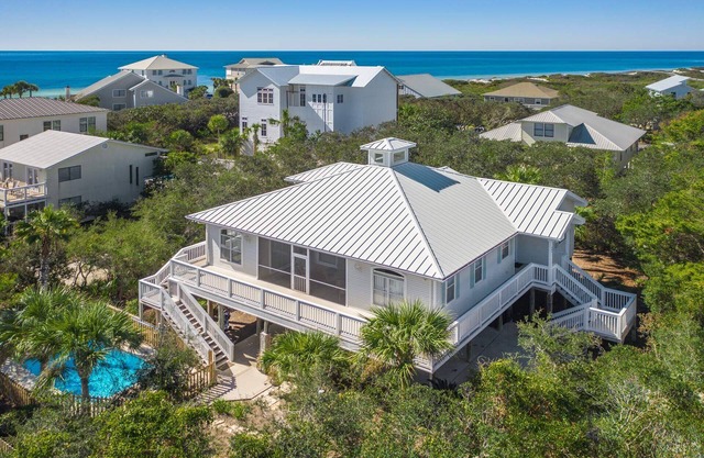 Broad Reach - Gulf Trace Community, 30A, Private Pool, Steps to the Sand!