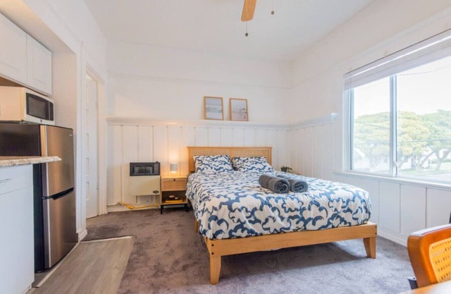 Broadway 10 -Affordable Private Studio